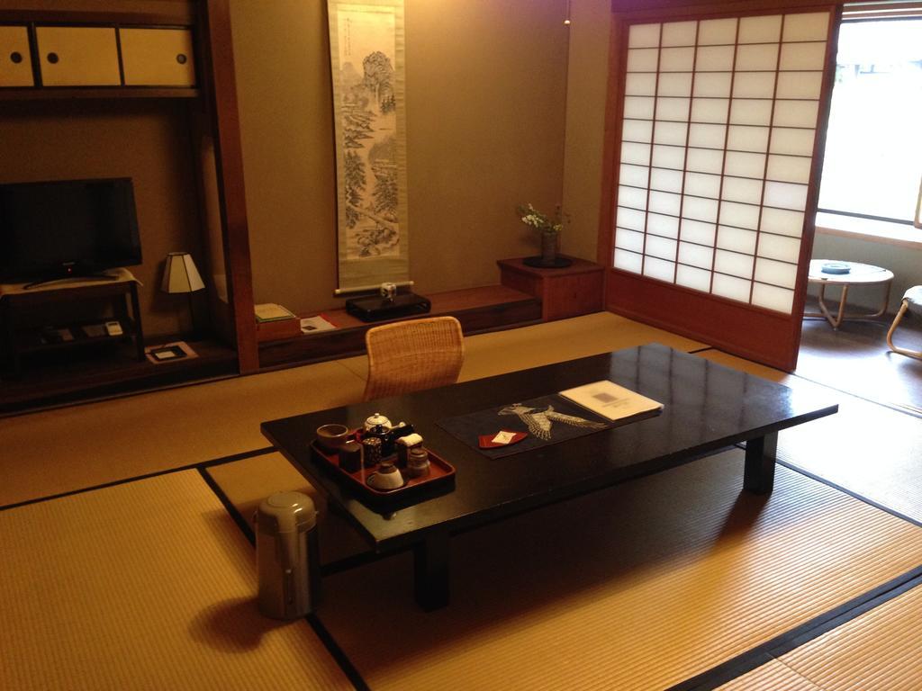 Yoyokaku Hotel Karacu Szoba fotó